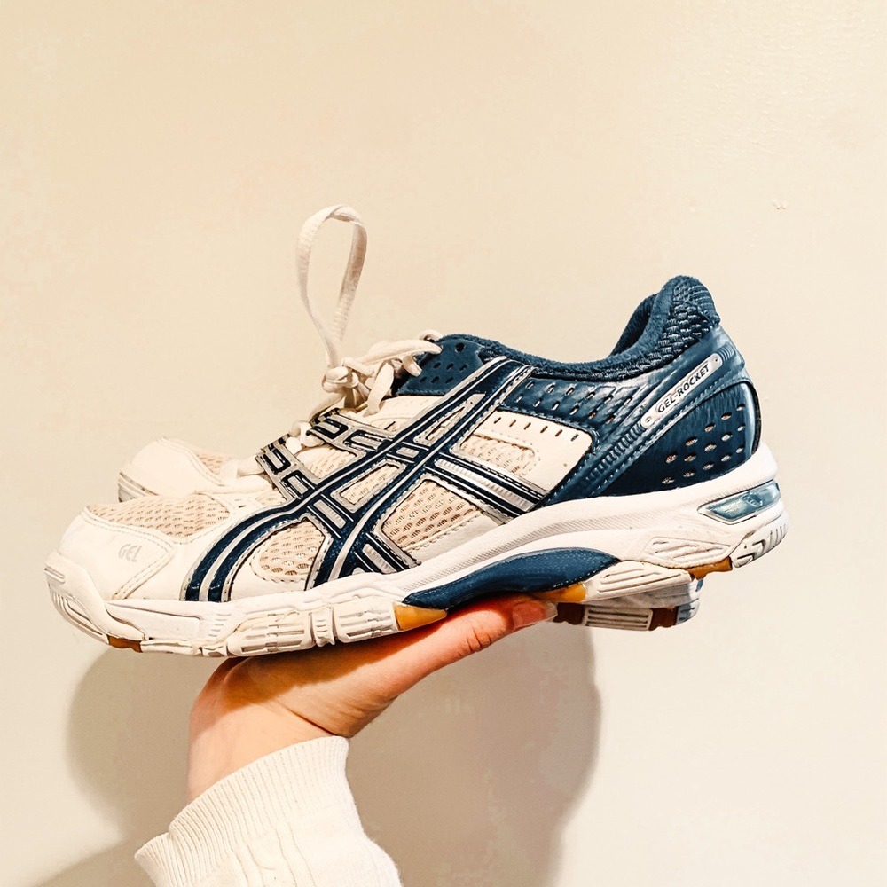 A S I C S V O L L E Y B A L L S H O E S - image 1